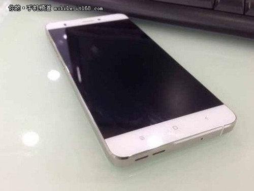 В сети появились фотографии смартфона Xiaomi Mi5