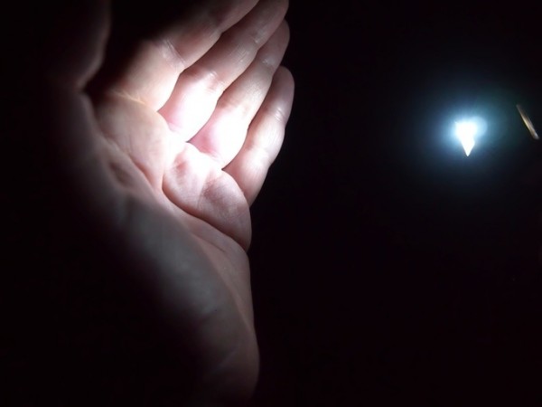 Lumen — фонарик, который работает от тепла человеческого тела