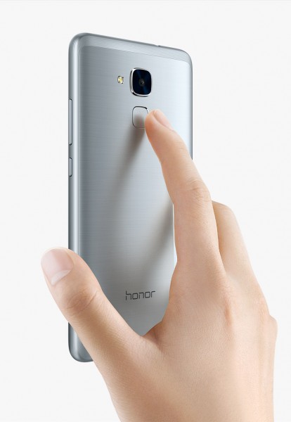 Huawei Honor 5C — металлический бюджетник со сканером отпечатков