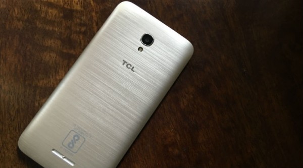 TCL 560: недорогой смартфон с Android 6.0.1 и сканером сетчатки глаза