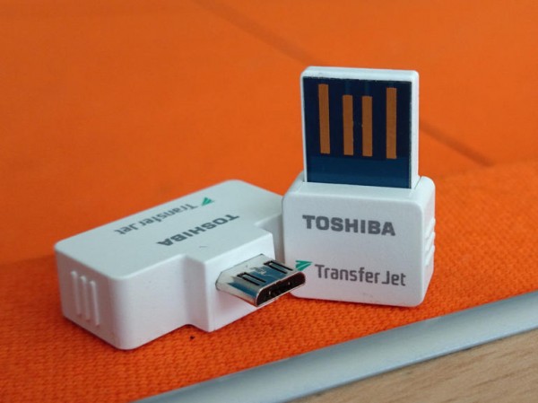 Toshiba избавится от NFC с помощью TransferJet